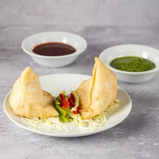 Vegetable Samosa (V)